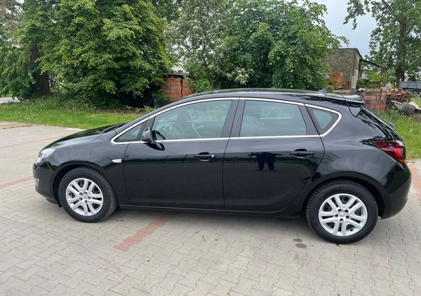 Opel Astra cena 27999 przebieg: 151000, rok produkcji 2011 z Trzebinia małe 466